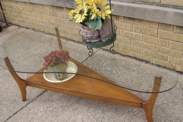 MID CENTURY COFFEE TABLE WITH GLASS TOP AND FLOWER BOWL AT BOTTOM