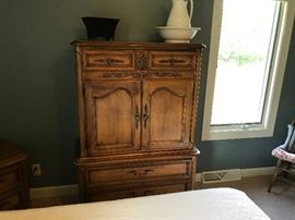 bedroom set pieces