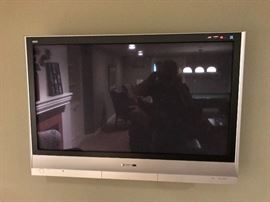 Wall mounted TV