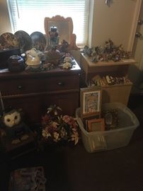 Cabinets / More Collectibles