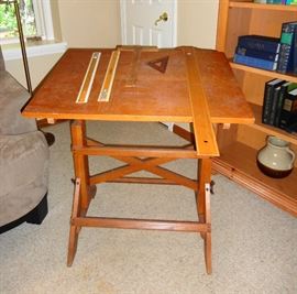 Beautiful vintage drafting board - excellent condition