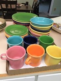 SET OF FEISTAWARE DISHES