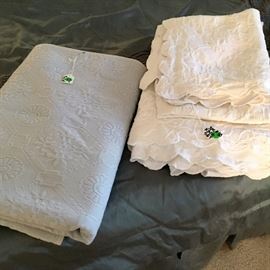 TWIN & KING COVERLET