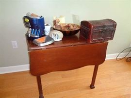 drop leaf table