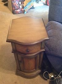 Wooden side table.  Excellent Condition!