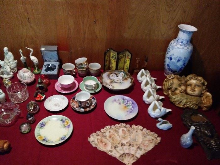 China and glassware items