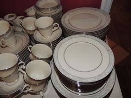 Lenox china Service for 24