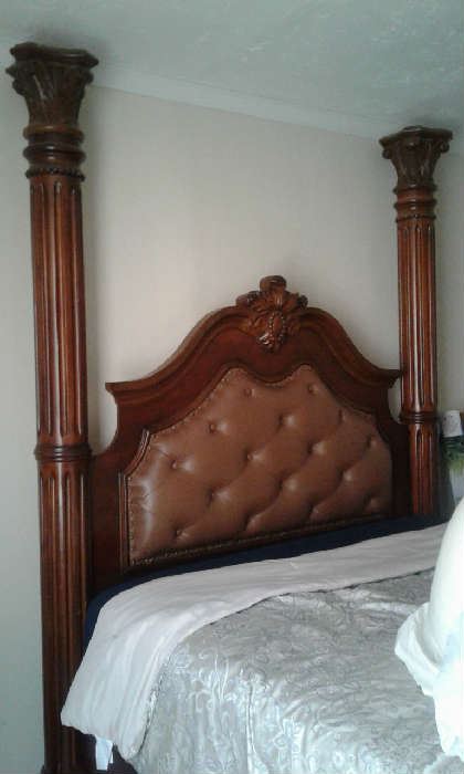 Stunning Europa Queen four poster Canopy Bed.