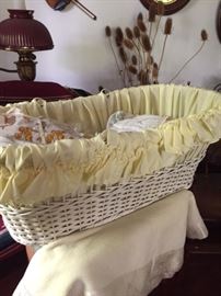 Beautiful, vintage mose's basket