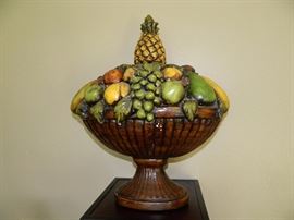 Wonderful wooden bowl of fruit
