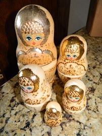 Stacking dolls - Unstacked
