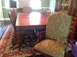 Ethan Allen Dining Room Table w/ 2 Leaves & 8 Chairs