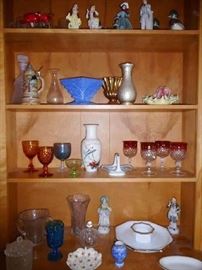 ANTIQUE GLASS, POTTERY & COLLECTIBLES