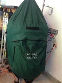 Frontage Christmas Tree (approx 11'-12')