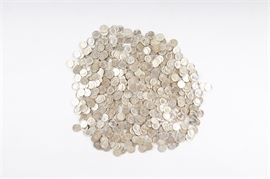 Large Grouping of Roosevelt Silver Dimes: A large grouping of approximately 567 Roosevelt silver dimes that range from 1946 to 1964. Metal Content: 90% silver, 10% copper. Diameter: 17.9 mm. Weight: 2.5 grams (each).