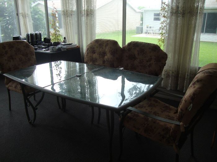 Lanai Dining Set with 6 chairs & Cushions