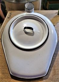 Bed Pan w/Lid