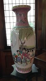 one of a large pair of famille rose vases, early/mid 20th c.