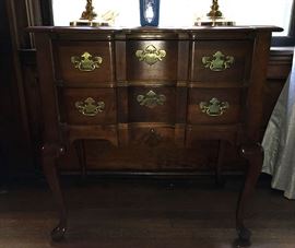 Queen Anne style lowboy