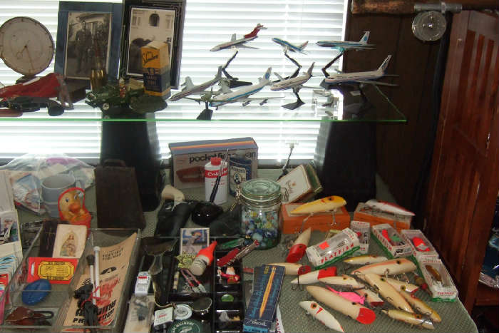Aero Mini model planes - Pan American, American Airlines, Delta, United
Martin salmon plug fishing lures