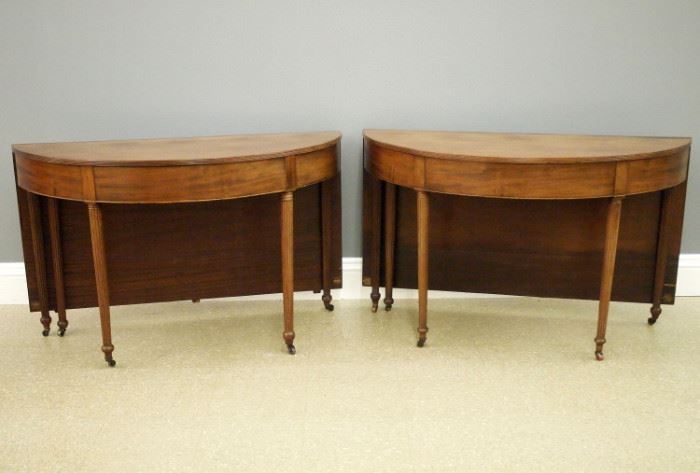 Sheraton style mahogany two-part dining table, late 19th century.