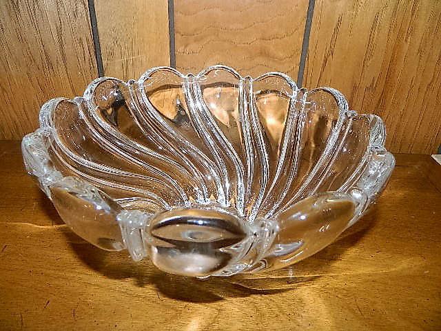 Swirl crystal bowl