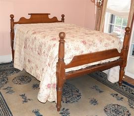 19th Century cannonball cherry woods rope bed with shaped headboard in three quarter size, 83" L X 58" W X 47" H.
Condition
very good, comes with matress and coverlets.
Starting Bid
$100.00