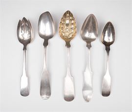 Collection of 4 coin silver spoons, and 1 sterling slotted spoon (see photos for marks). American Silversmiths Hildeburn, Smith, S. Hoyt, C. Boyd.Size: 9" Length of Longest Spoon. Weight: 62 grams Sterling spoon; 154 grams Coin Spoons.
Starting Bid
$30.00
