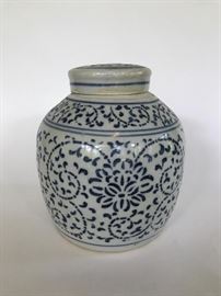 Blue and white Chinese ginger jar, 8.5"H x 8"D
Condition
Good
Starting Bid
$50.00
