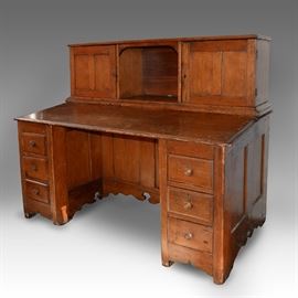 Large Southern Postmaster Plantation Desk