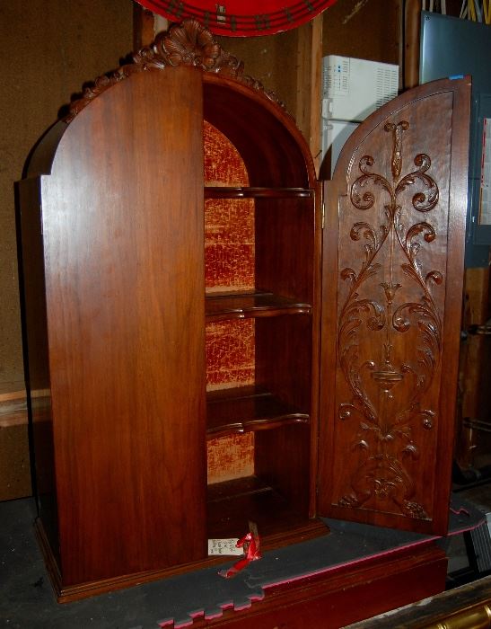 FABULOUS DISPLAY PIECE