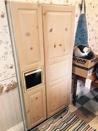 Refrigerator with custom wood front