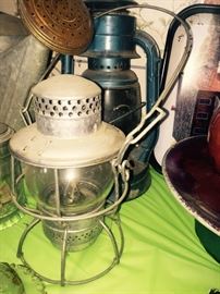  Railroad lanterns . Barn lanterns