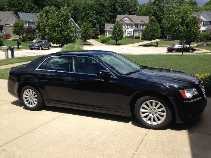 2012 Chrysler 300 with new brakes and tires