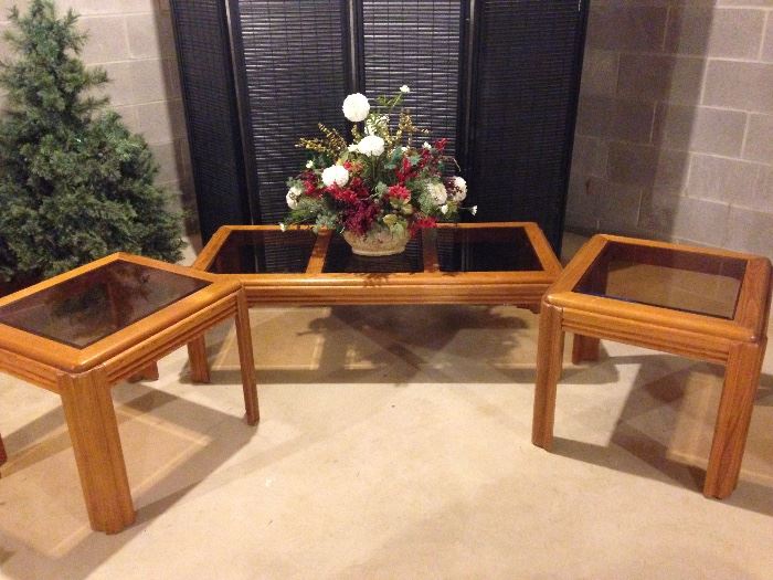 Coffee table with 2 matching end tables
