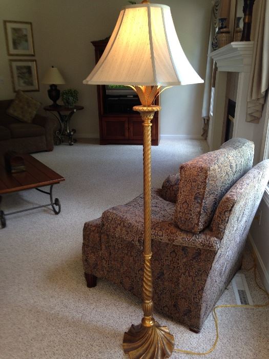 Unique pineapple lamp