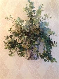 wall pocket with ivy