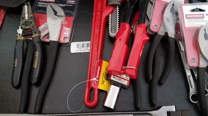 1/4 of hand tools are NEW