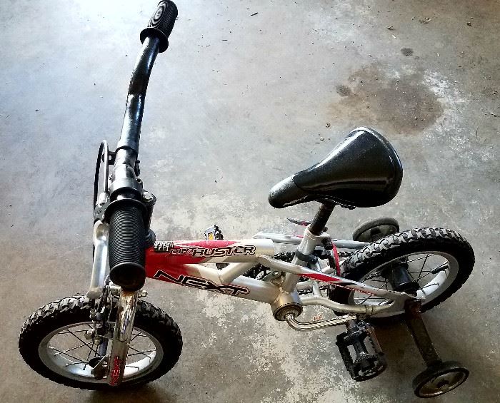 Nice condition child's bike w/training wheels