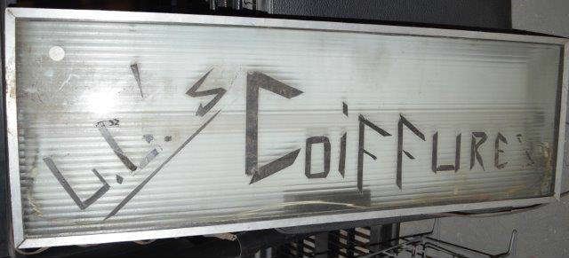 E LC Coiffure Lighted Sign