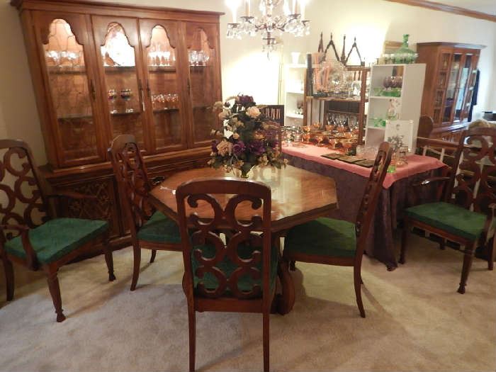 OCTAGONAL TABLE & 6 CHAIRS