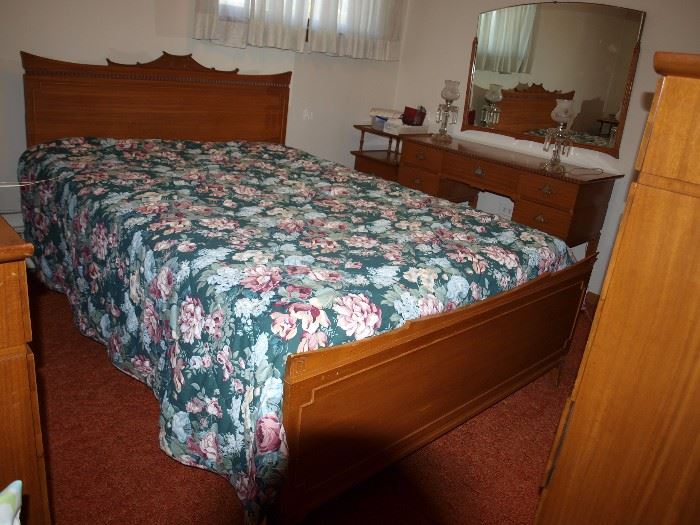 Vintage RWAY Maple Full Bed