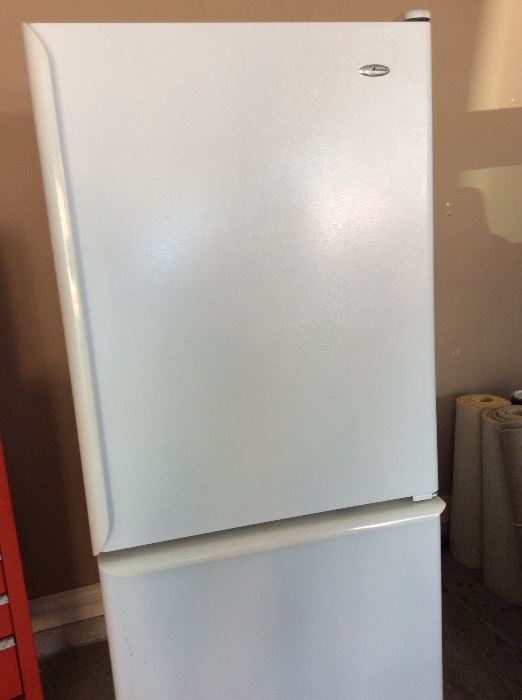 Amana refrigerator with bottom freezer drawer, white