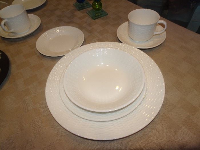 Wedgewood Nantucket China - 8 Five piece place Settings