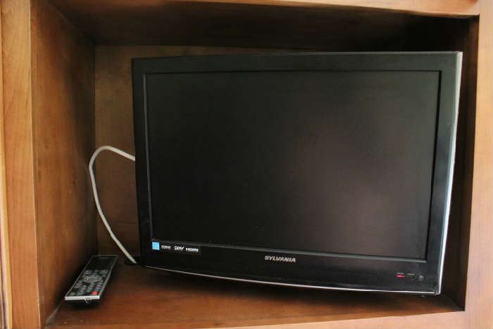 TV and Mount 