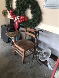 86		school desk 	 $25.00 
