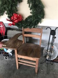 86		school desk 	 $25.00 
