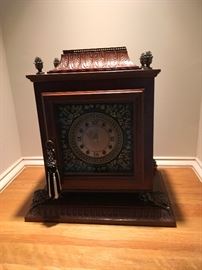 Mantle clock