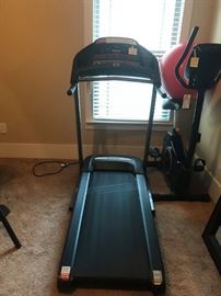 #21 Triumph 400T treadmill $100