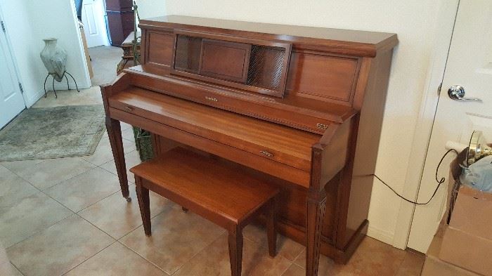 Hamilton/Baldwin upright piano